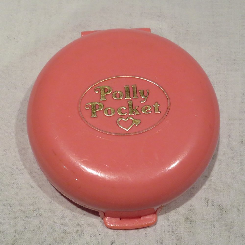 Polly Pocket Animal Hospital compact